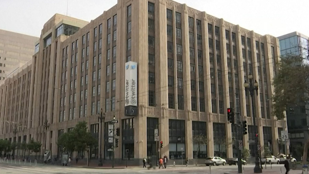 Twitter cierra temporalmente sus oficinas por inicio de despidos de empleados