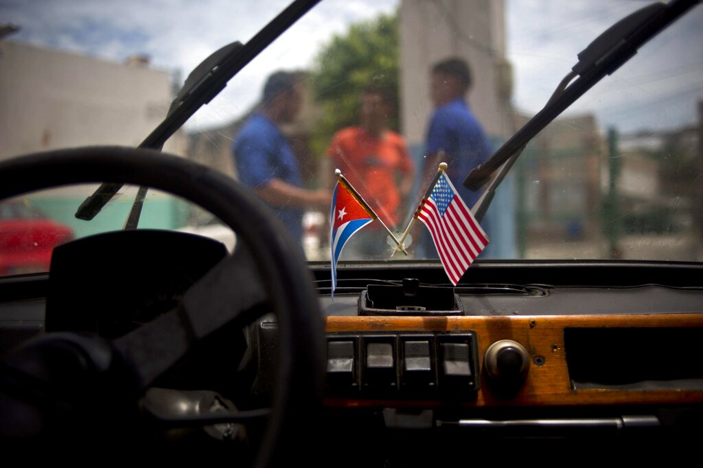 En Cuba, los habitantes tienen que enfrentar una crisis económica. | AP