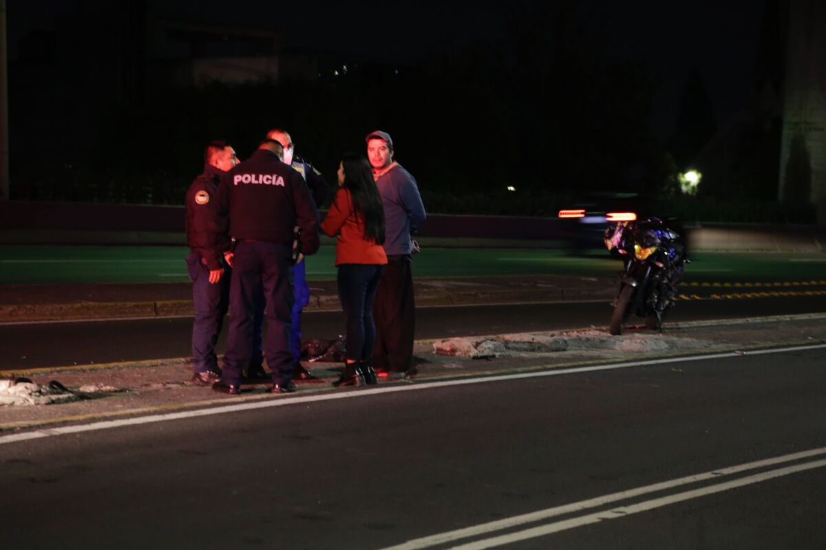 El motociclistas fue trasladado a un hospital debido a las lesiones | Enrique Luna