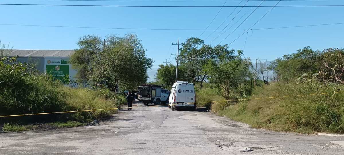El terreno se encuentra en el cruce de la calle Santiago Tapia y Julio Cisneros de la colonia Hacienda Juárez.