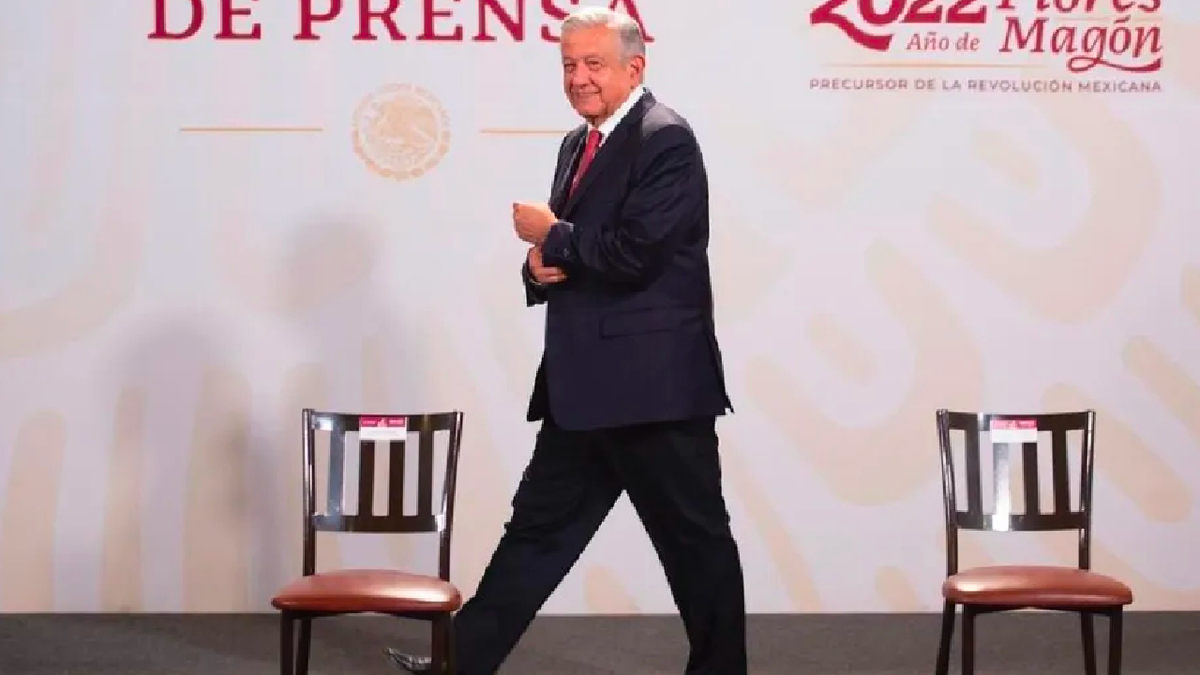 AMLO respalda propuesta de Arturo Zaldívar sobre feminicidios