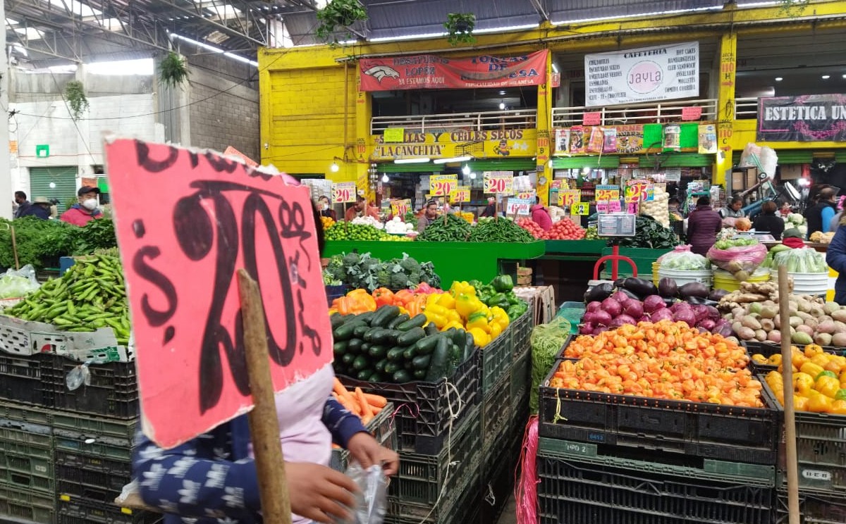 "A la fecha 40 por ciento de los consumidores están buscando que les alcance el dinero". (Alondra Ávila)