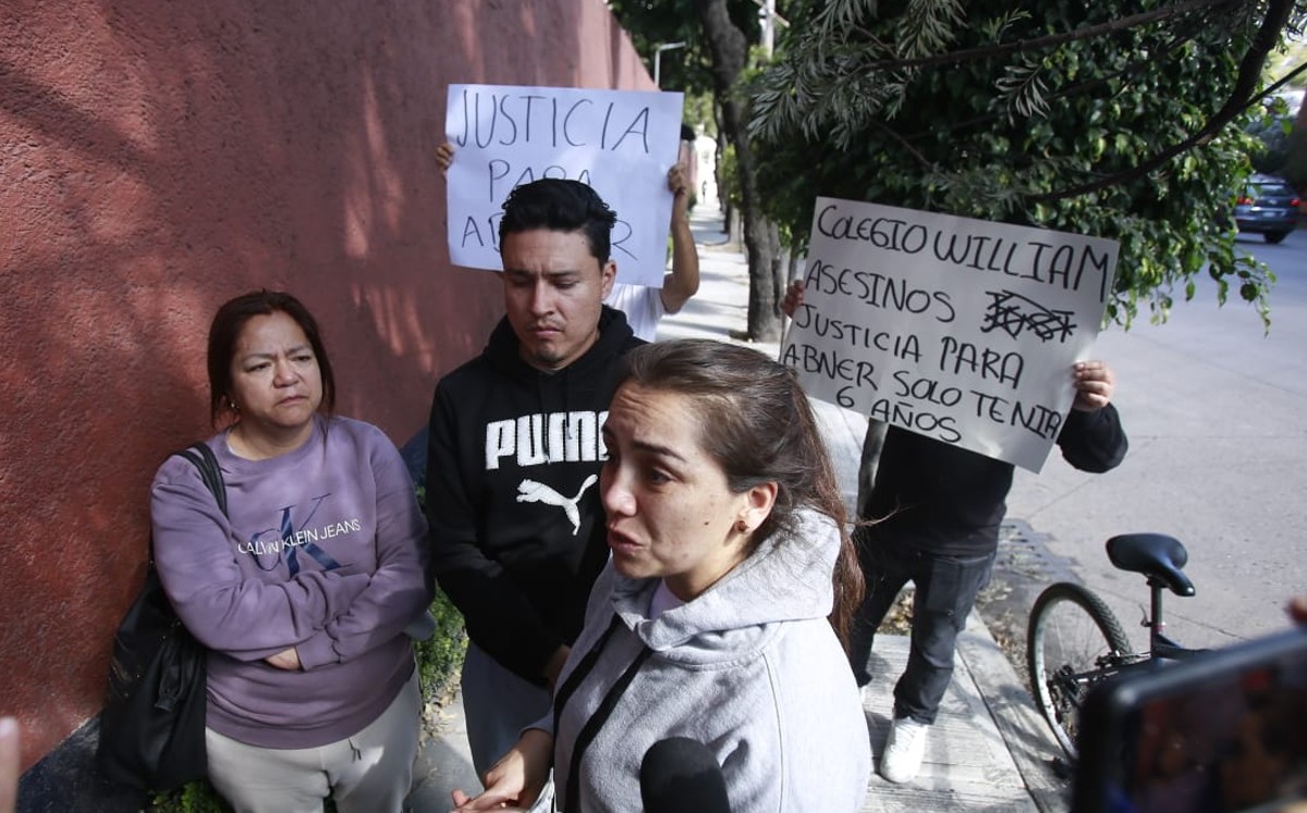 Padres del menor Abner, que murió ahogado en Colegio Williams | Juan Carlos Bautista