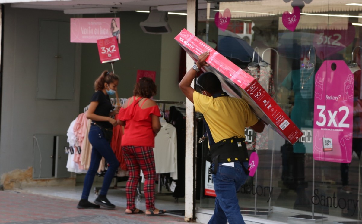 En Tampico, los comercios esperan la llegada del programa El Buen Fin. | Foto: Yazmín Sánchez