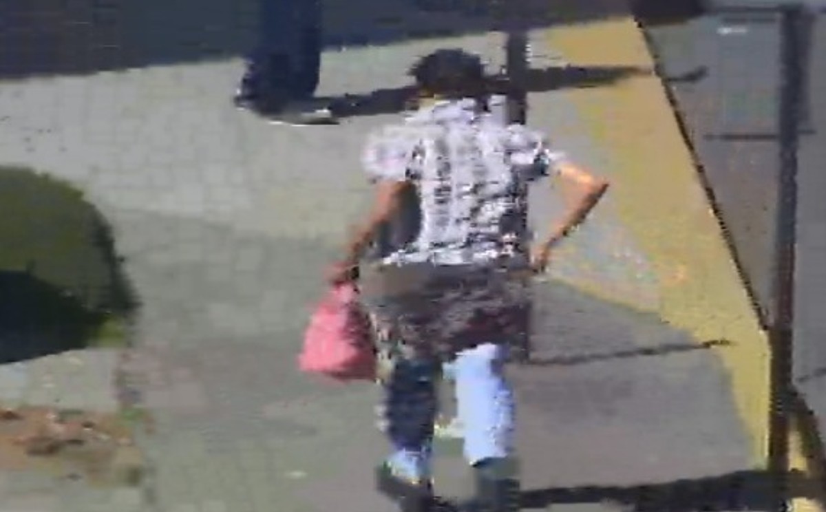 Las cámaras lo siguieron hasta que entró al centro comercial. (Especial)