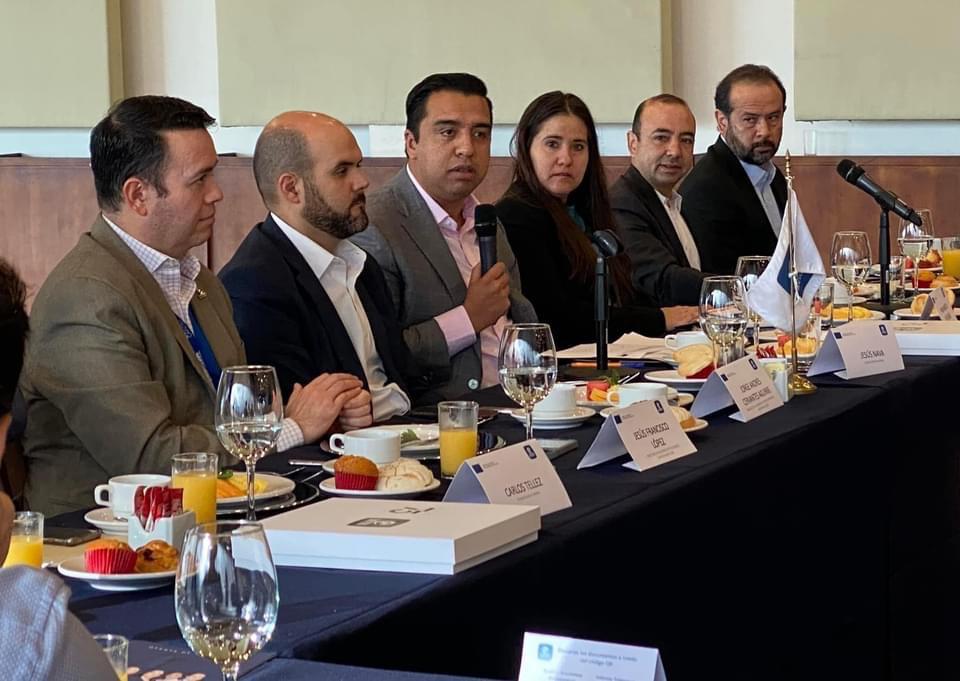 Jesús Nava Rivera sostuvo una reunión con representantes de más de 50 pymes. Foto: Especial