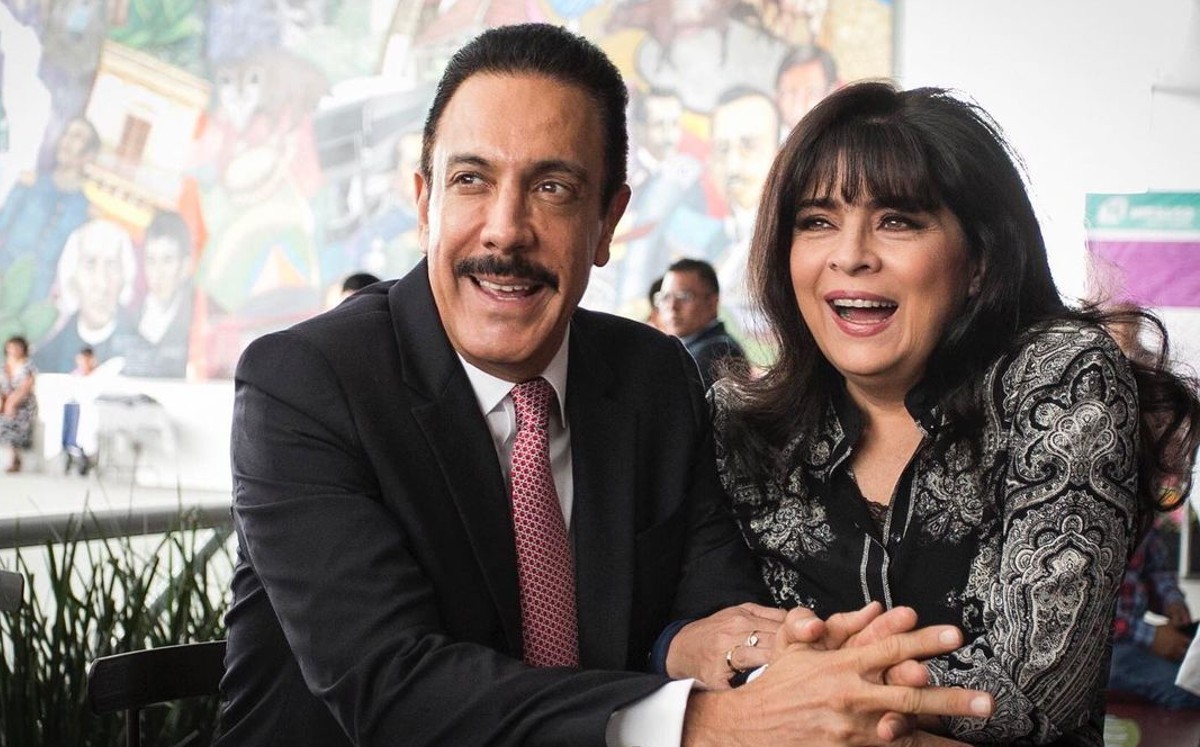 La pareja acompañó a José Eduardo al estreno de su obra de teatro | ESPECIAL