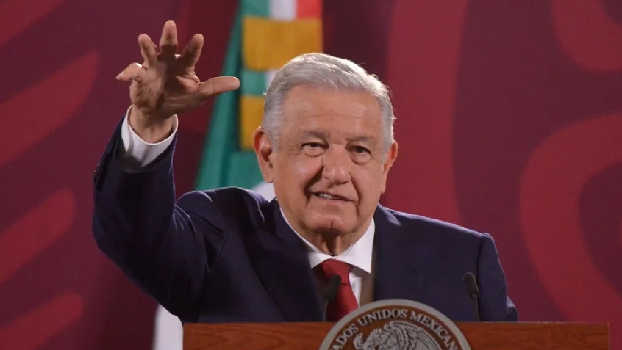 AMLO se reunirá con jugadores de futbol americano y cuenta que le iba a los Astros de Houston
