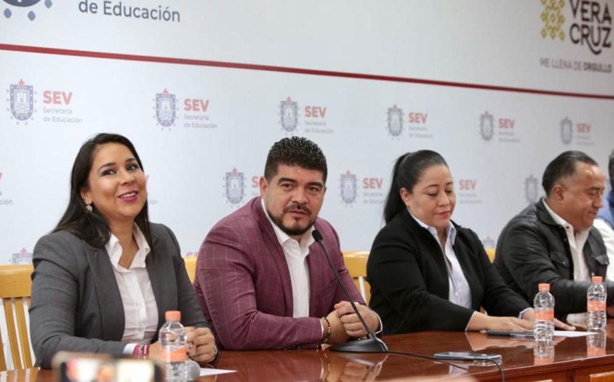 Autoridades educativas de Veracruz esperan inhibir conductas de riesgo con el operativo mochila. | Especial