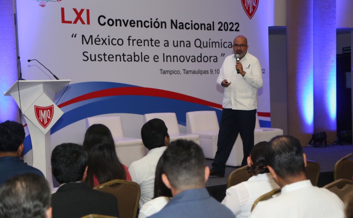 Florentino Murrieta Guevara del IMP participó en la Convención de IMIQ en Tampico. | Foto: Yazmín Sánchez