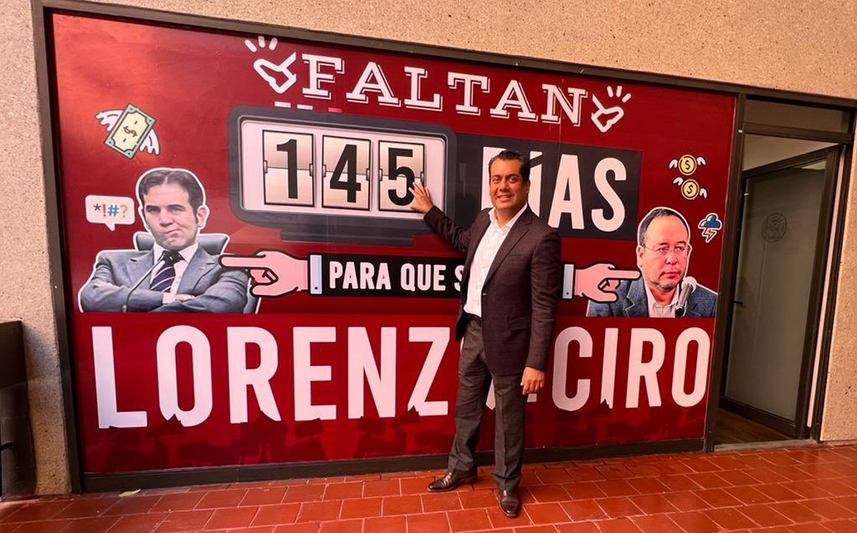Este jueves celebró la próxima salida de ambos consejeros electorales. | Twitter