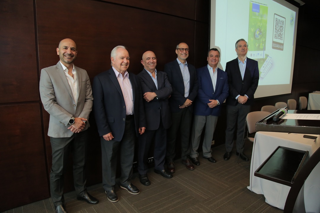 La presentación se llevó a cabo en el Club Industrial, en Monterrey, Nuevo León.(Cortesía)