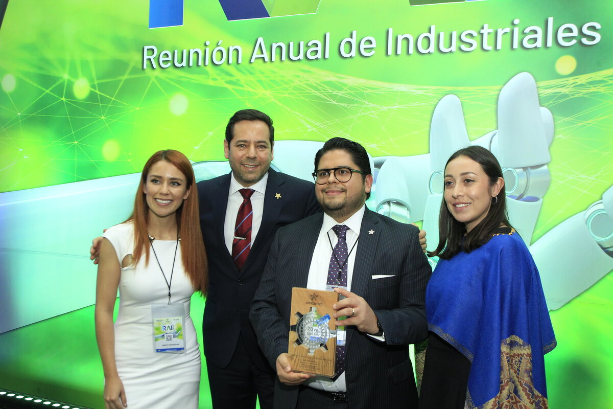 Recibe Red Ambiental reconocimiento. Foto: Especial