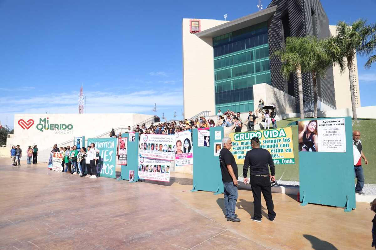 Colectivos de búsqueda de desaparecidos realizaron una acción de visibilización. (Rolando Riestra)