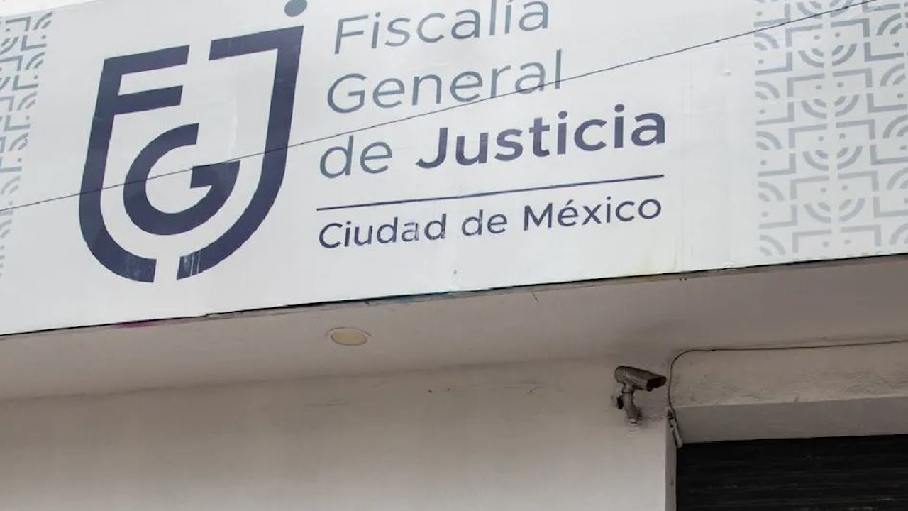 Fiscalía de CdMx y Sacmex investigan muerte de dos jóvenes que cayeron en coladera