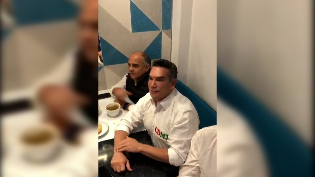Increpan a 'Alito' Moreno en cafetería; "avergüenzas a tu partido", le gritan
