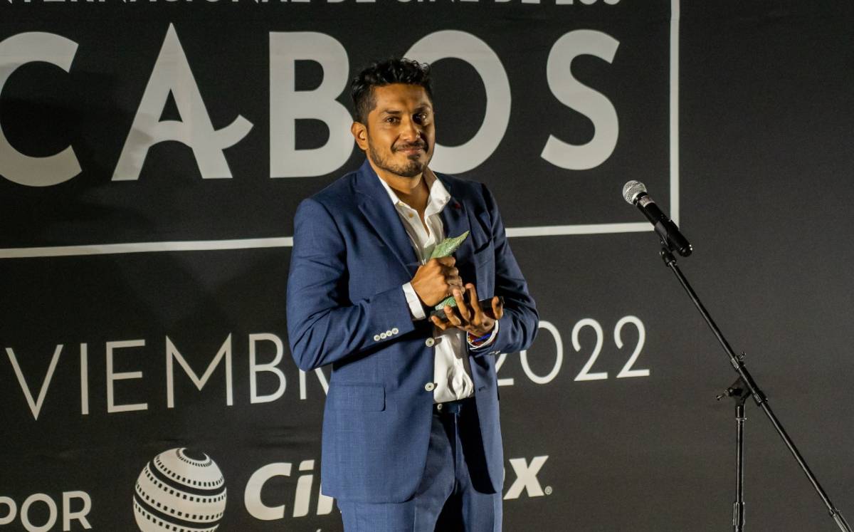 Tenoch Huerta recibe Premio Sin Fronteras (Especial).