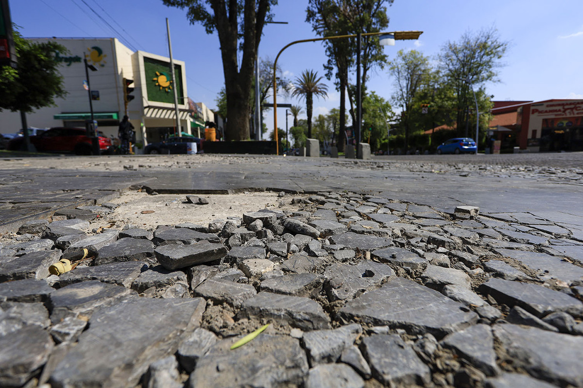 Avenida Juárez | Andrés Lobato