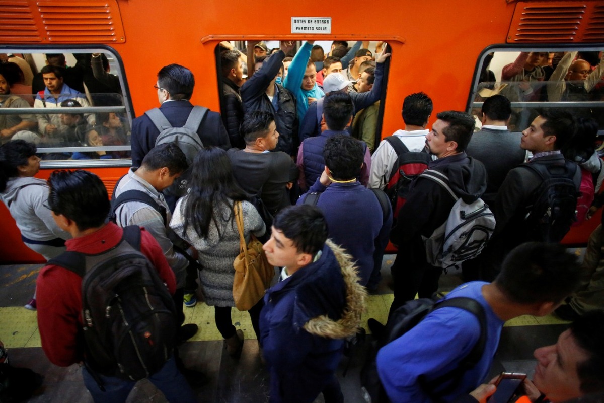 Según datos de la ONU, la población mundial pasó de 7 millones a 8 mil millones de personas en 12 años. |Reuters