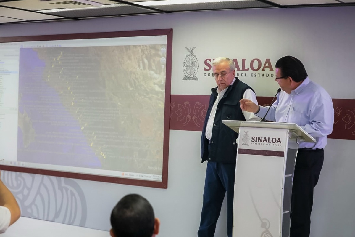 El secretario de Obras y el gobernador de Sinaloa. (Especial)
