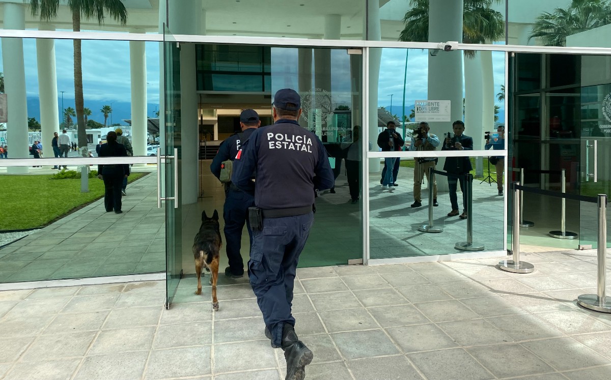 Autoridades de la Secretaría de Seguridad Pública, Protección Civil y ambulancias están en el lugar.