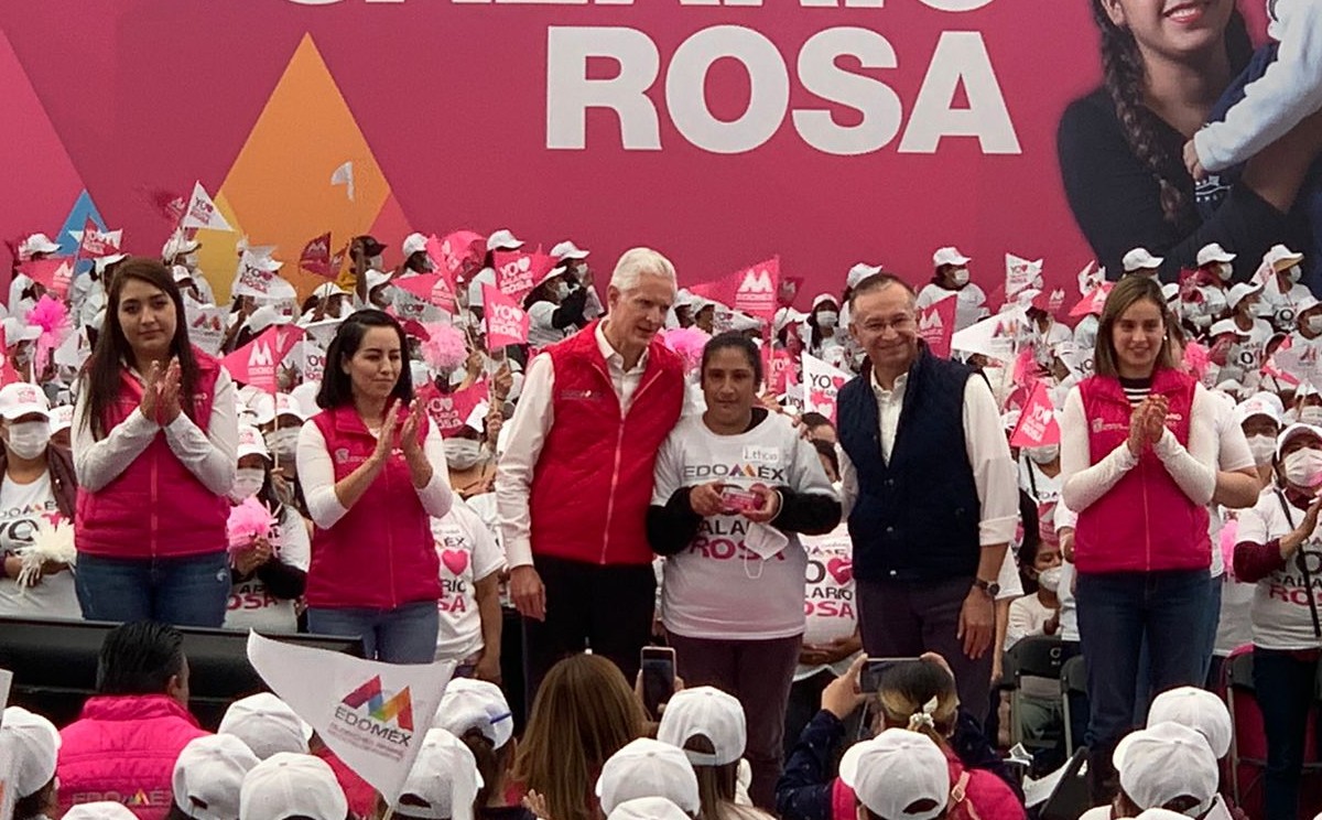 La entrega fue en la comunidad de Santiago Tlaxomulco, en Toluca. (Especial)