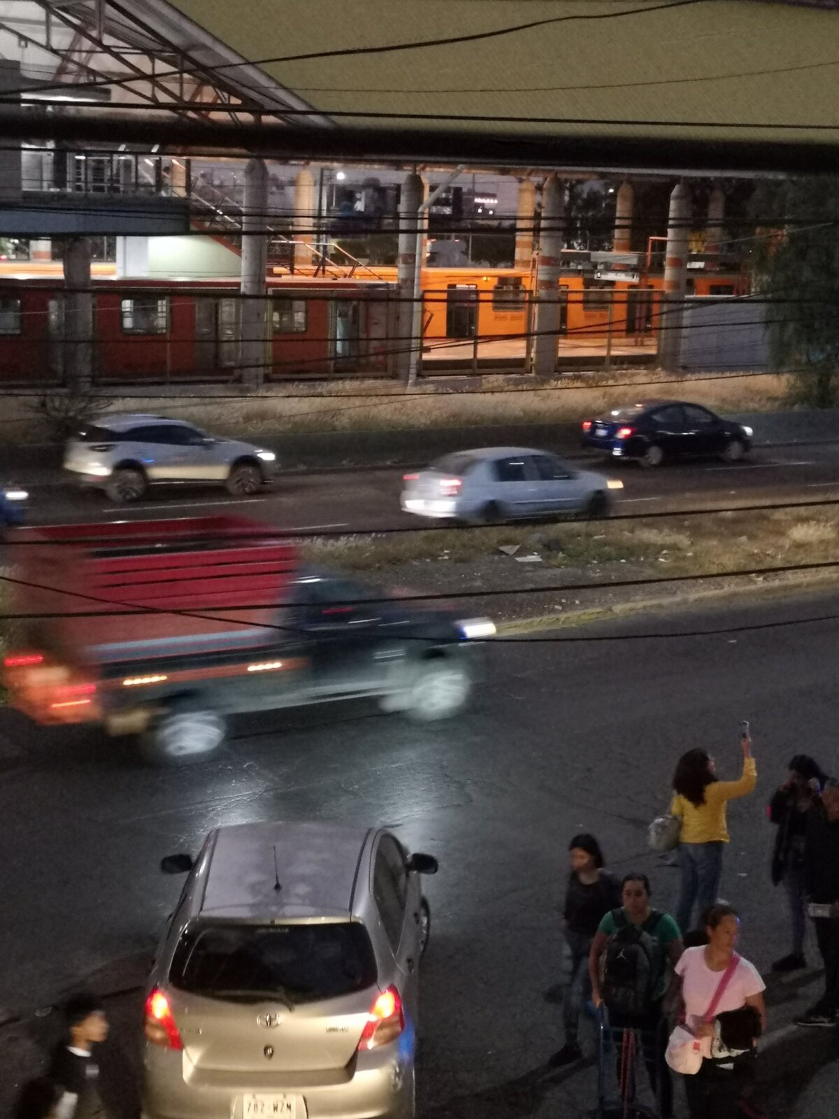 Metro Impulsora esta noche. (Twitter @Jashua98)