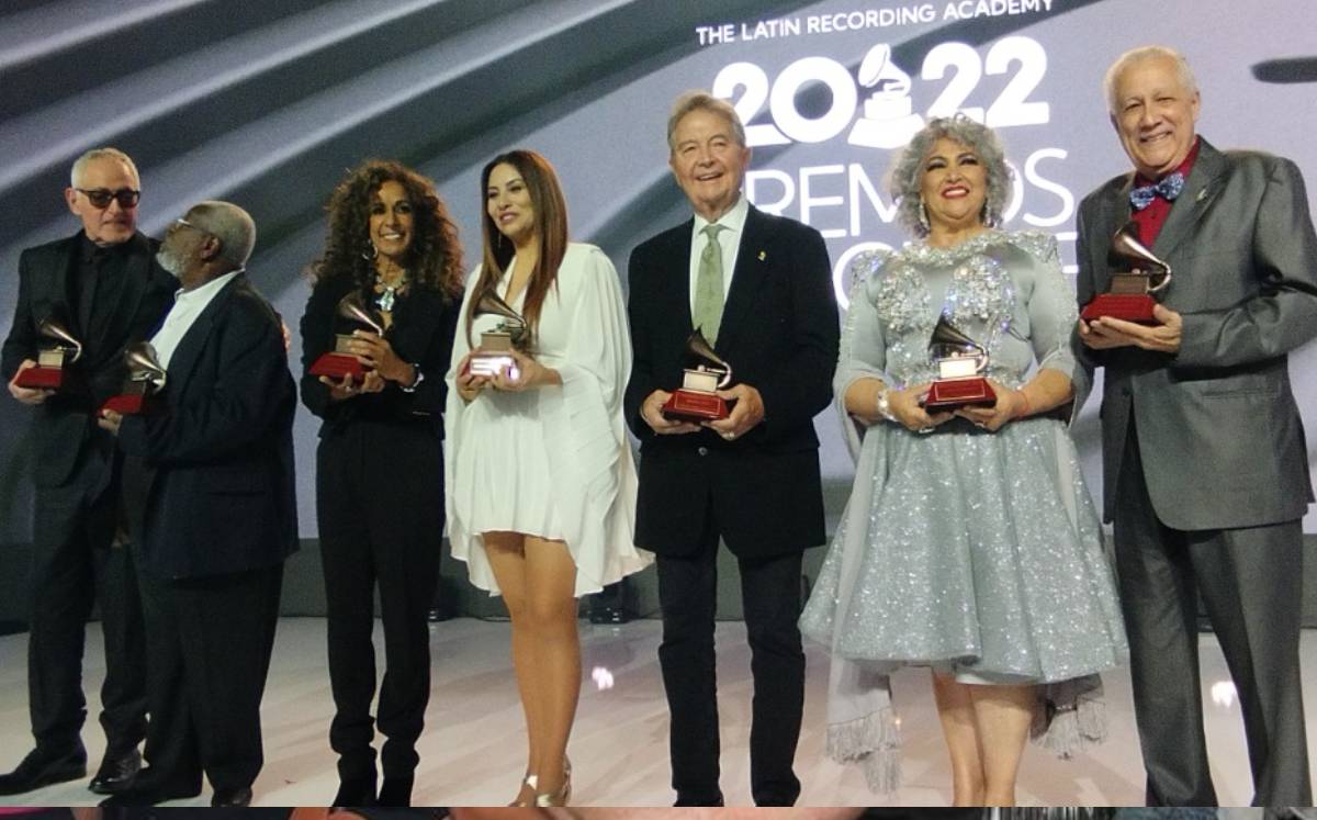 Premios a la Excelencia en los Latin Grammy (Adriana Jiménez)