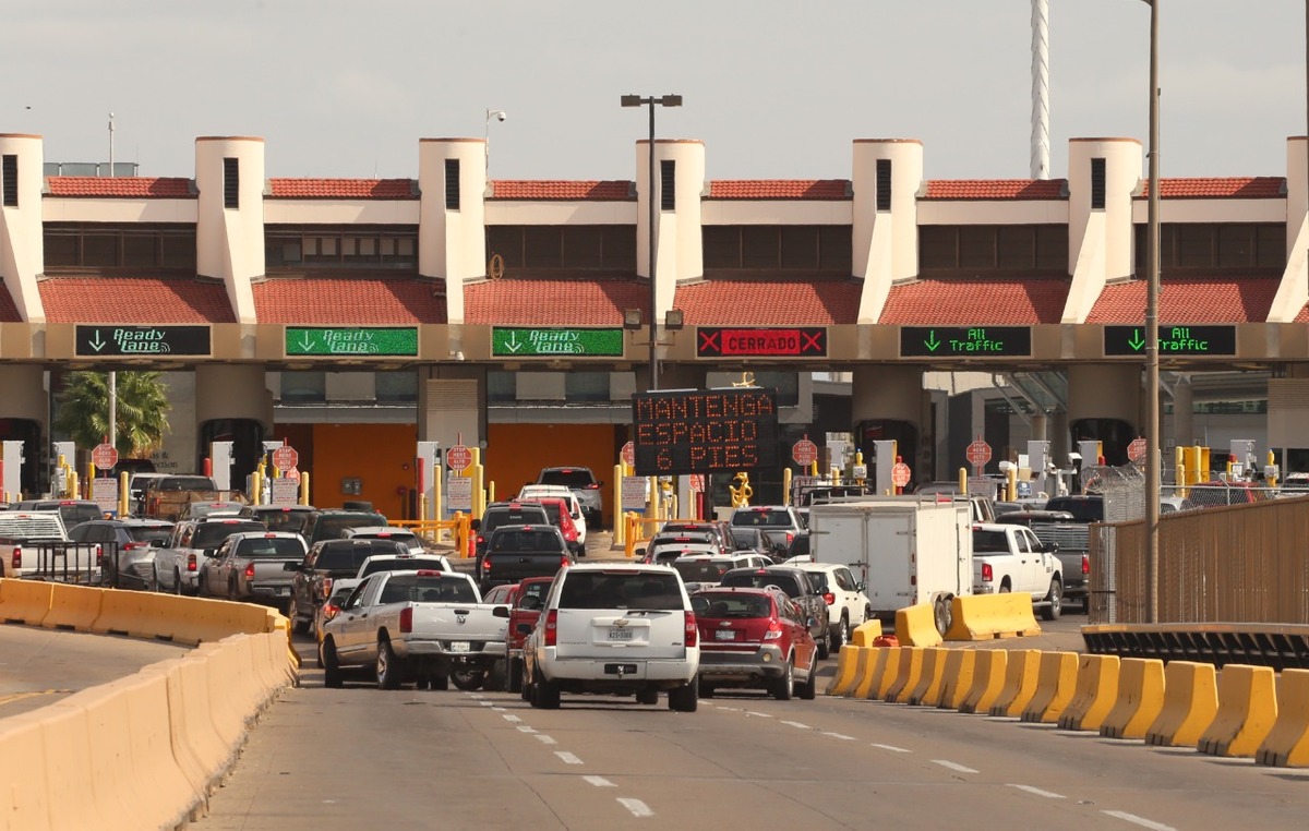 El Centro de Inscripción Móvil estará en el segundo piso de Outlet Shoppes. / Roberto Alanís