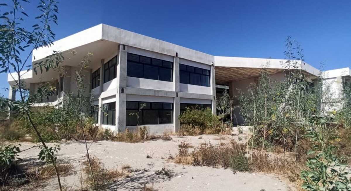 Construcción detenida en la localidad. (Francisco Villeda)