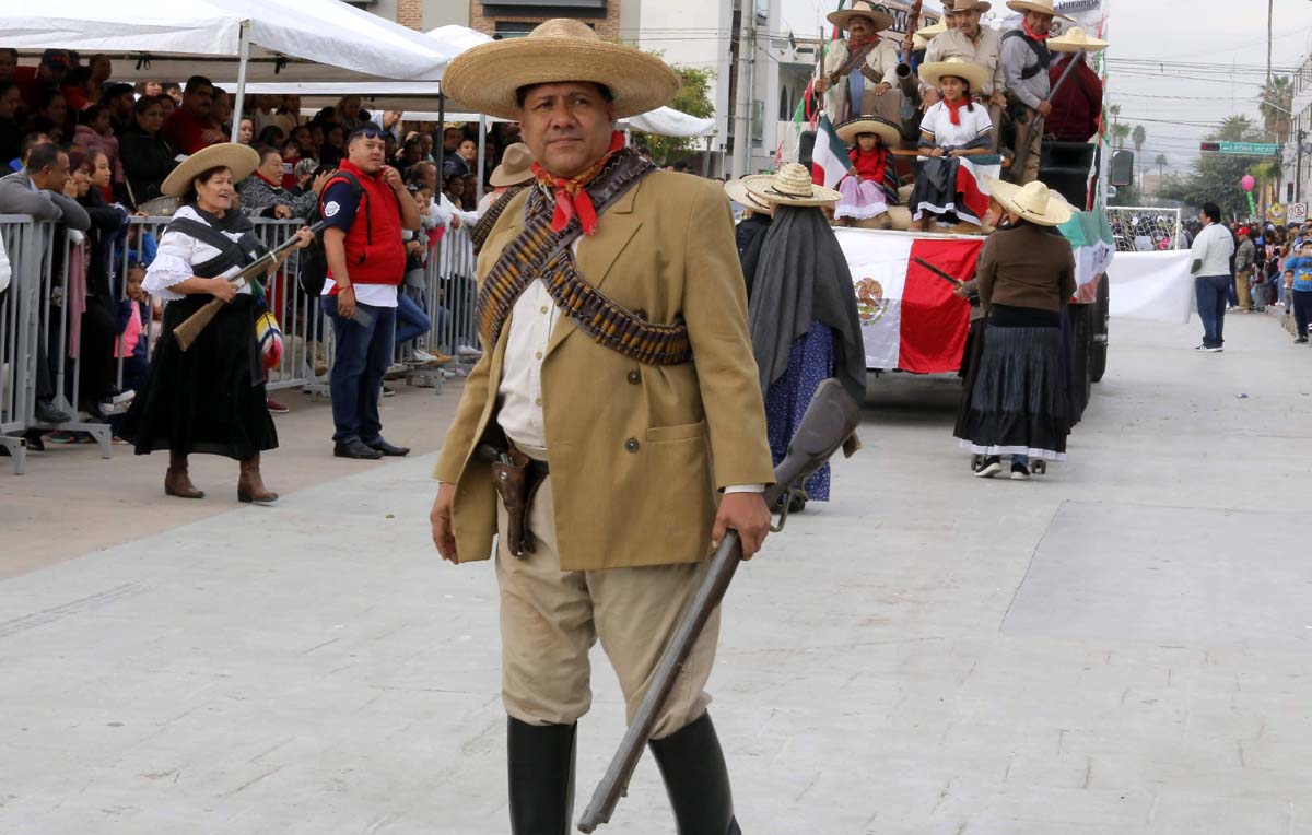 Desfile de la Revolución en Torreón. (Mauricio Román)