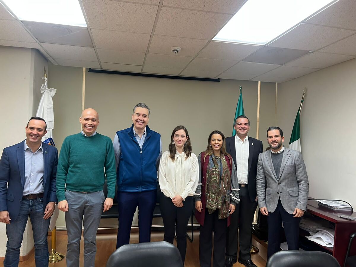 Diputados se reunieron con directivos de Uber y Didi México. Foto: Especial