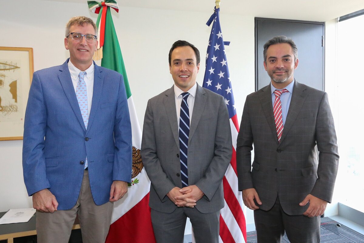 Los ministros de comercio de México y Estados Unidos. (Foto: Especial)