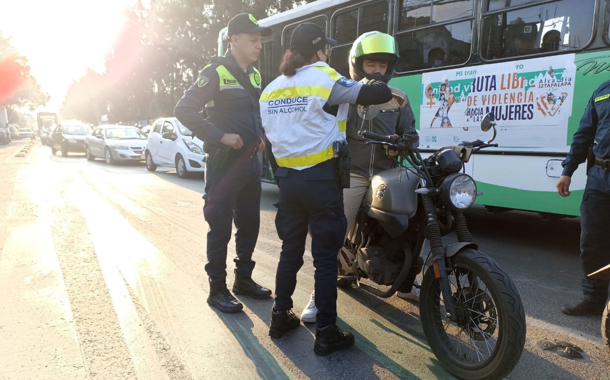 Motociclistas son sancionados si no cumplen con reglamento | Enrique Luna