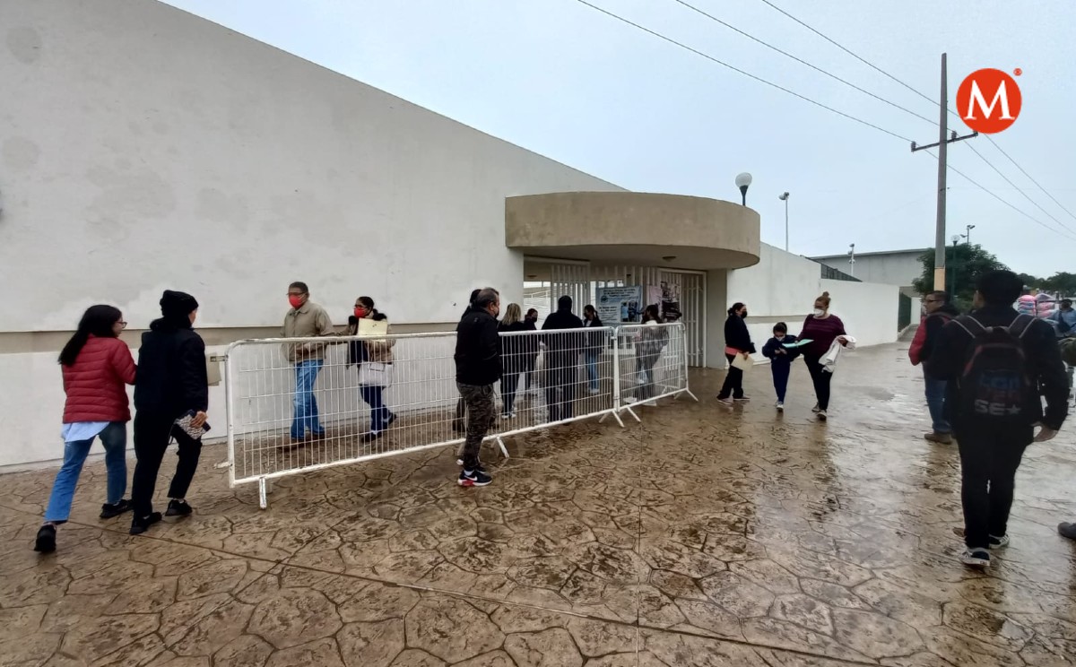 Mal clima afecta jornada de vacunación en Ciudad Madero