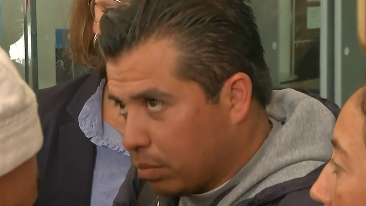 Termina reunión de los padres de Elizabeth y Ernestina Godoy en FGJ