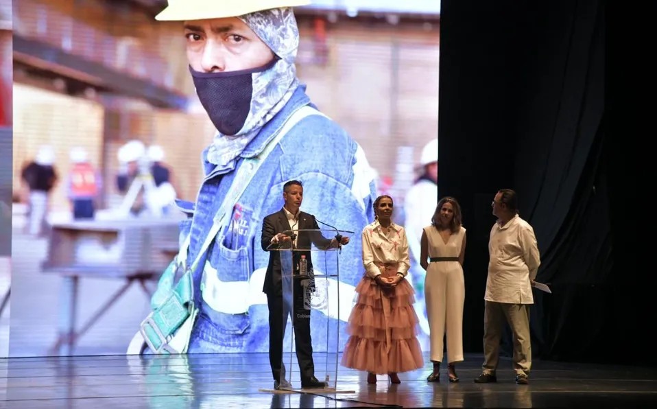 Alejandro Murat inaugura Centro Cultural Álvaro Carrillo; asisten Slim, Harp y Roberto Hernández