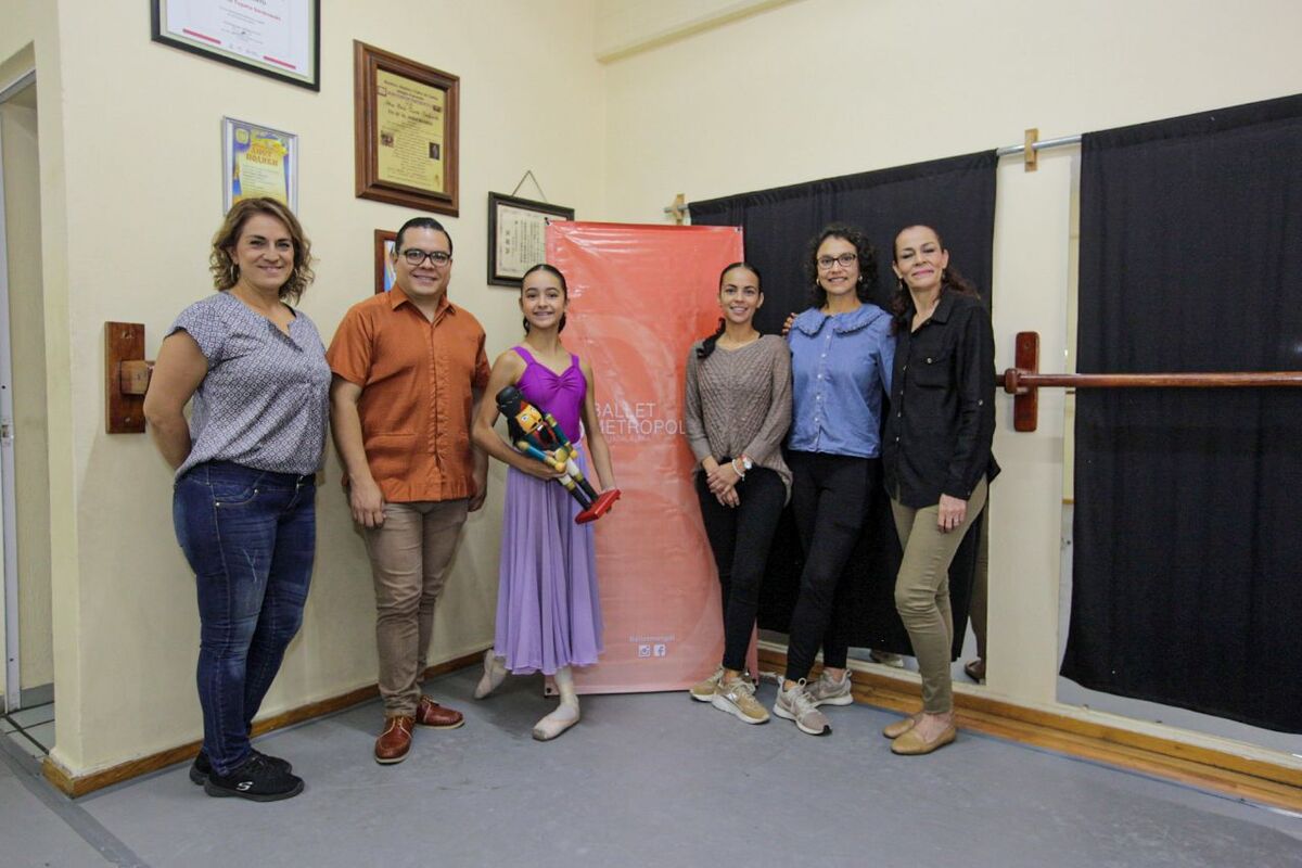 Directores de las escuelas de danza participantes e intérpretes (Cortesía)