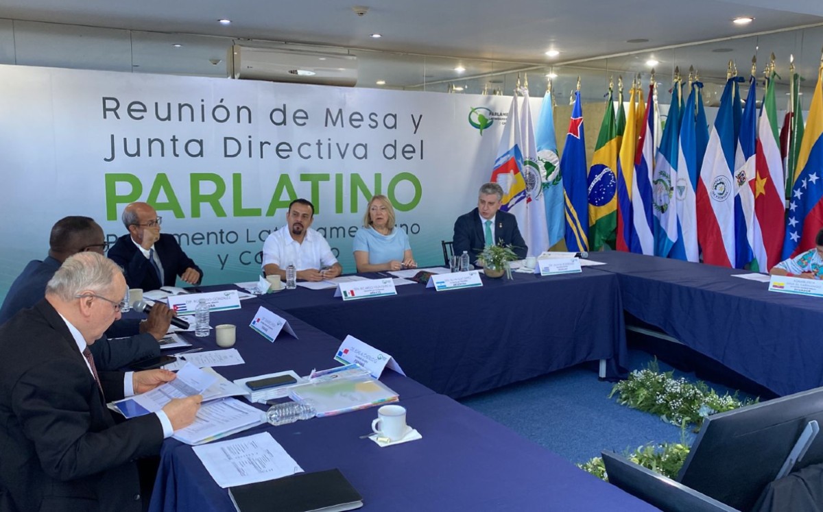 Ricardo Monreal destacó que a este encuentro asistieron parlamentarios de otros países. | Twitter