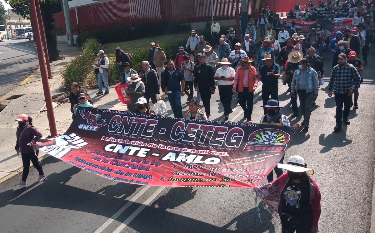 Desde Chilpancingo maestros marchan al Zócalo de la CdMx |