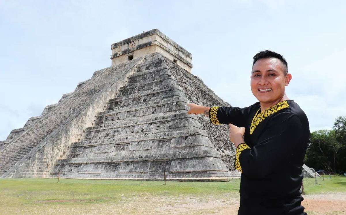 Adolfo Haas es maya y narra partidos de fútbol en su lengua (Instagram).