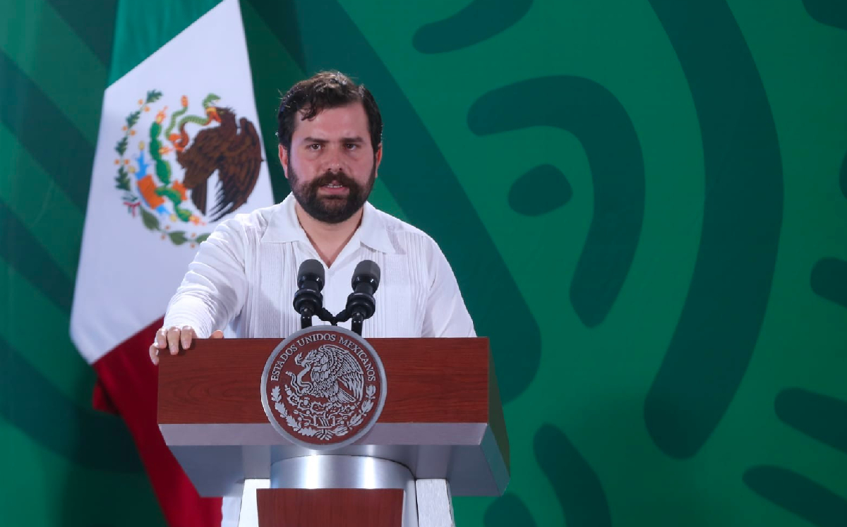 Alejandro Svarch, titular de la Cofepris, durante la conferencia mañanera de hoy. | Araceli López
