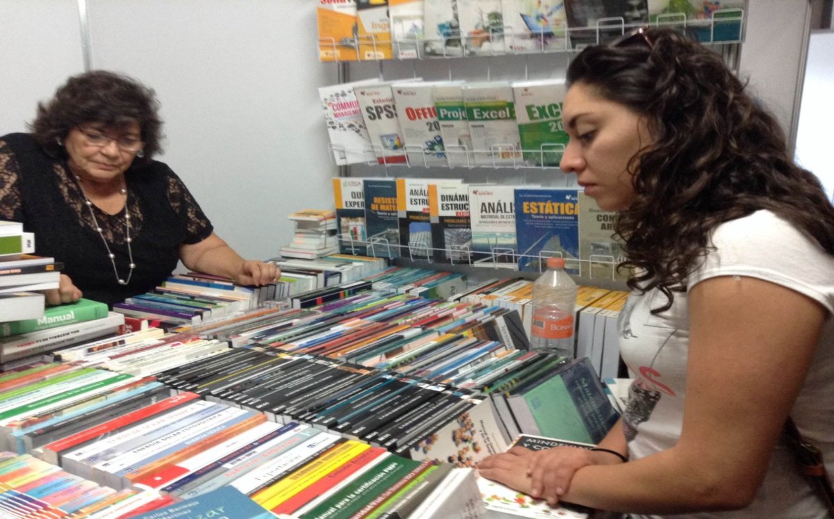 BUAP envía cinco mil libros a la Sierra Negra | Jaime Zambrano