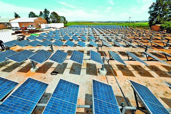 La caída en precios de la energía solar aún no es suficientemente transformadora ni rápida. ESA ALEXANDER/Reuters