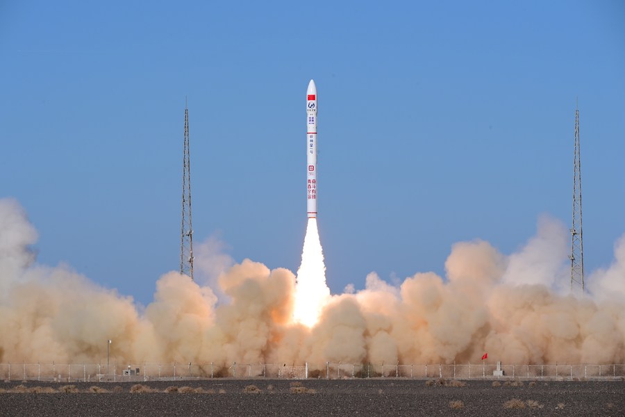 Un cohete portador CERES-1 Y4 que transportaba cinco satélites Jilin-1 Gaofen 03D despegó en Jiuquan el 16 de noviembre de 2022.  Xinhua/Wang Jiangbo