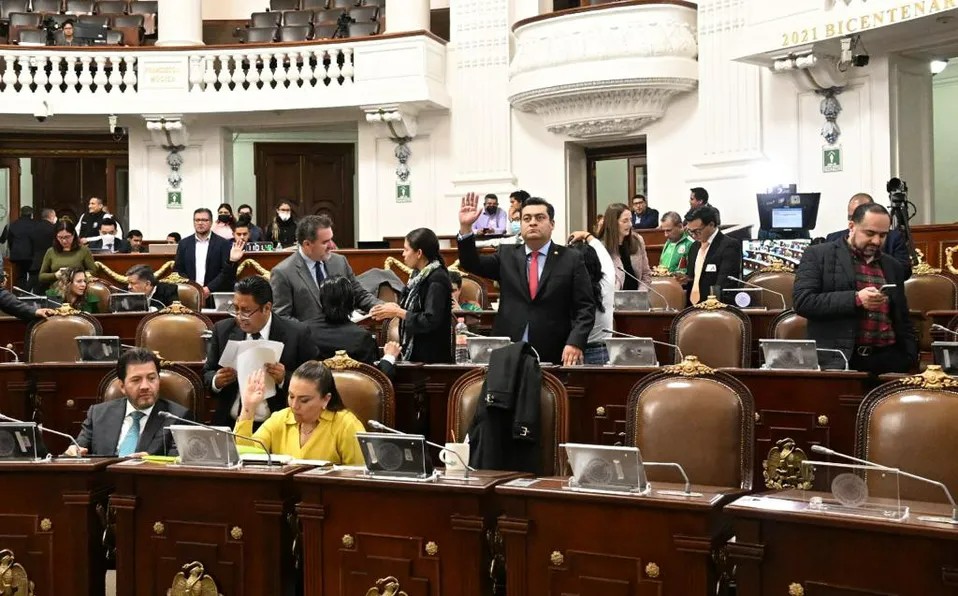 Congreso de CdMx eleva a rango de ley “Mi Beca para el Bienestar”; Sheinbaum agradece aprobación