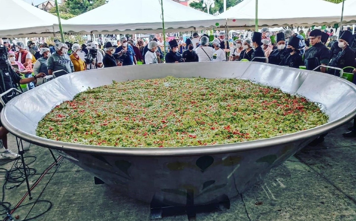 El guacamole que rompió récord fue preparado en un lapso de tres horas. | @ARBedolla