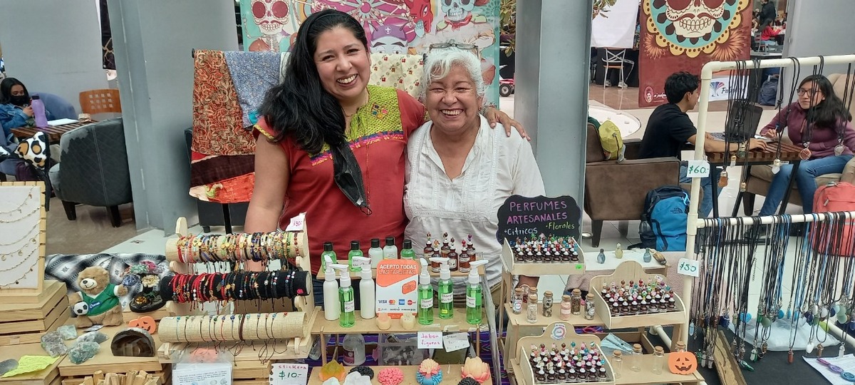 Laura y sus padres son responsables del emprendimiento conocido como Mercadito Efímero. (Alejandro Evaristo)
