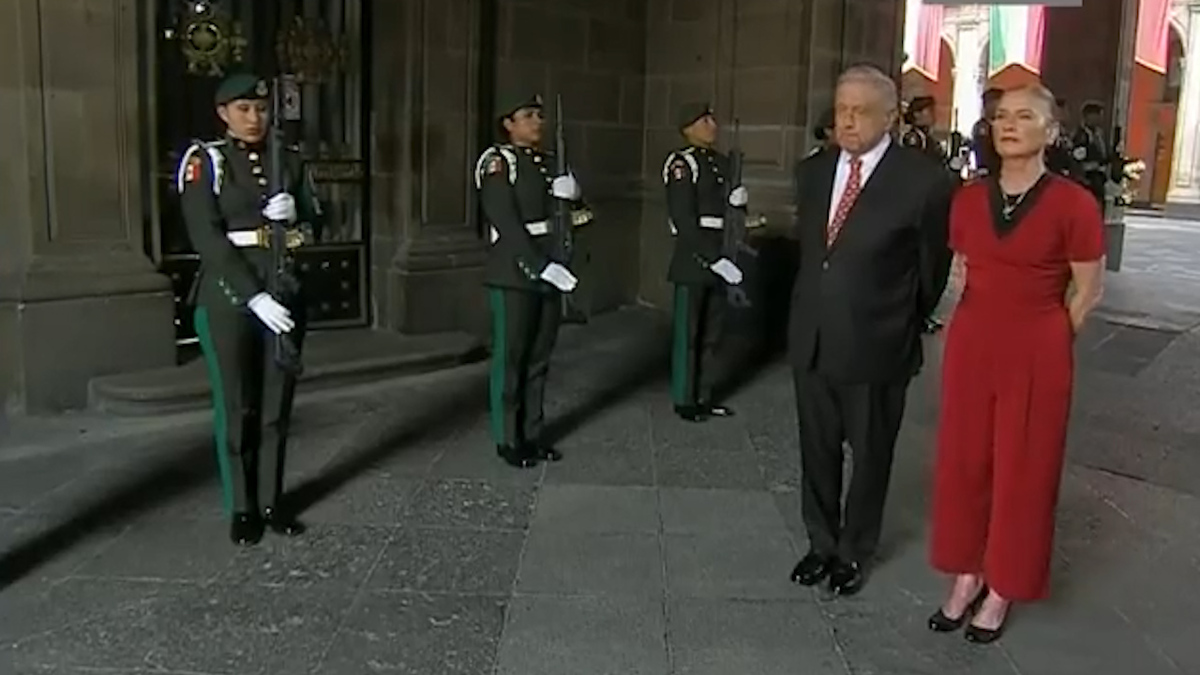 Llega Gabriwl Boric a Palacio Nacional