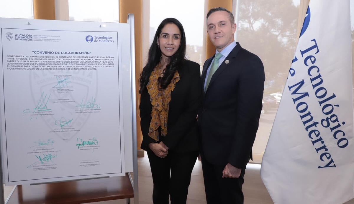 Adrián Rubalcava Suárez, alcalde de Cuajimalpa de Morelos y Karla Jeanire Vargas Díaz, directora general del Tec de Monterrey, campus Santa Fe.